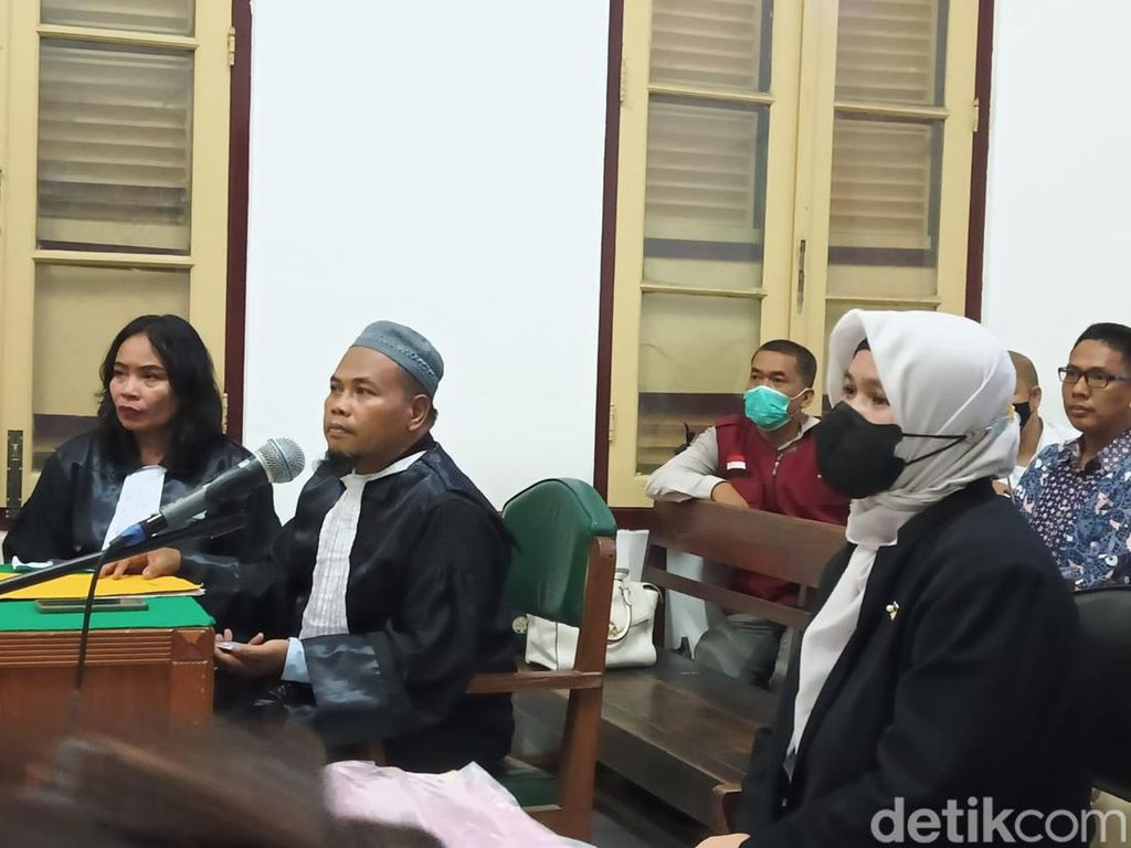 Dokter di Medan Didakwa Suntik Vaksin Kosong ke Anak SD Dokter di Medan Didakwa Suntik Vaksin Kosong ke Anak SD