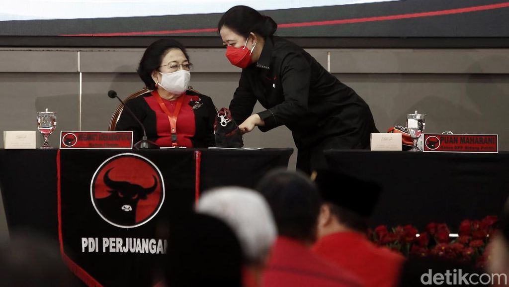 Puan dan Prananda Apit Megawati Saat Beri Arahan di Rakernas PDIP