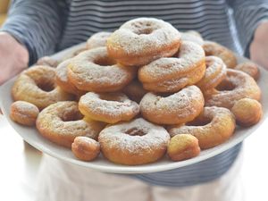 7 Tips Membuat Donat agar Adonan Tidak Mirip Odading, Dijamin Empuk! 7 Tips Membuat Donat agar Adonan Tidak Mirip Odading, Dijamin Empuk!