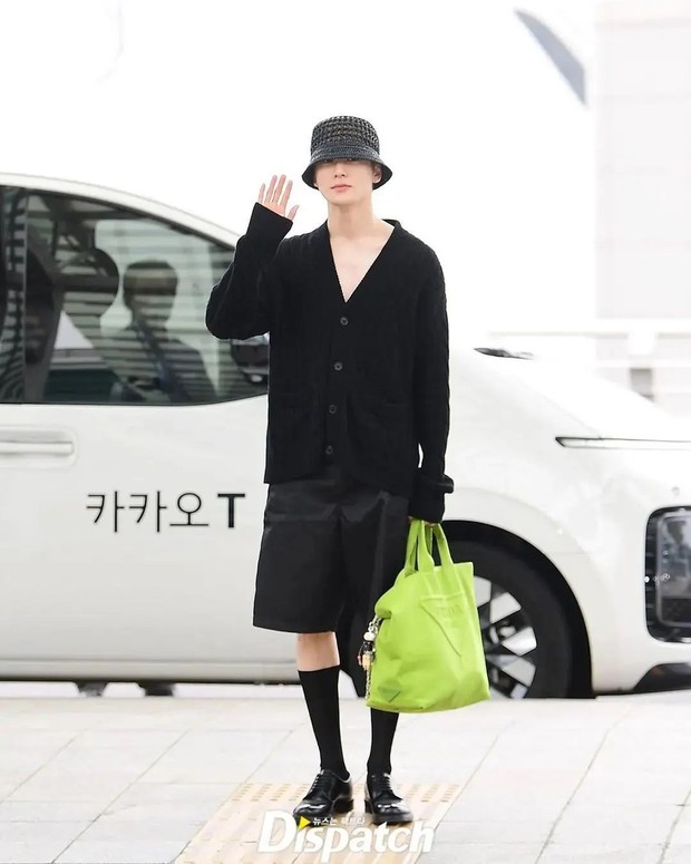 Jaehyun NCT di bandara Incheon, Seoul, Korea Selatan menuju Milan, Italia (17/06/2022)