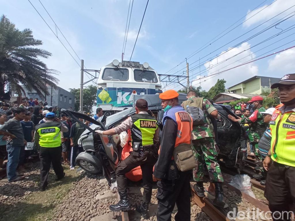 Polisi Jelaskan Pemeriksaan Masinis di Kasus Mobil Tertabrak KA di Bekasi