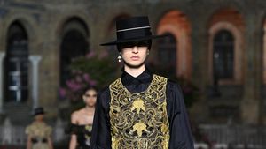10 Koleksi Busana Christian Dior Resort 2023