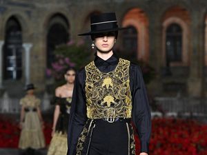 10 Koleksi Busana Christian Dior Resort 2023