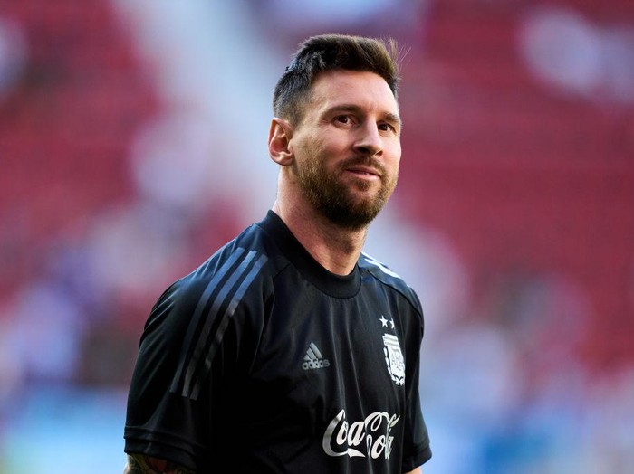 PAMPLONA, SPAIN - JUNE 05: Lionel Messi of Argentina reacts during the international friendly match between Argentina and Estonia at Estadio El Sadar on June 05, 2022 in Pamplona, Spain. (Photo by Juan Manuel Serrano Arce/Getty Images)