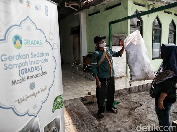 Rentetan Aktivitas Jakarta Sadar Sampah Terekam di Foto-foto Ini