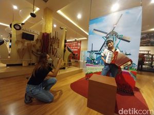 Mengisi Hari Musik Sedunia dengan Coba Instrumen Khas Berbagai Negara Mengisi Hari Musik Sedunia dengan Coba Instrumen Khas Berbagai Negara