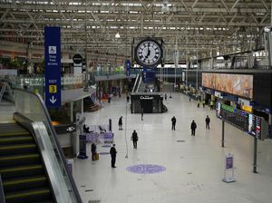 Stasiun Kereta di London Mendadak Lengang, Ditinggal Mogok Pekerjanya Stasiun Kereta di London Mendadak Lengang, Ditinggal Mogok Pekerjanya