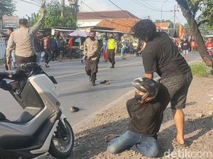 Penangkapan Penyerang Pesilat di Depan Mapolsek Cerme Gresik Penangkapan Penyerang Pesilat di Depan Mapolsek Cerme Gresik