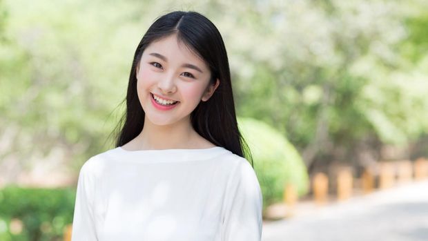 Ilustrasi perempuan tampil cantik