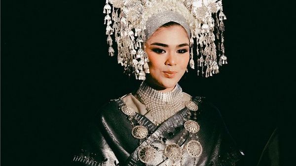 10 Gaya Sivia Azizah Menikah dengan Sentuhan Adat Minang, Dekornya Tak Biasa