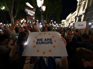 120.000 Warga Georgia Turun ke Jalan untuk Dukung Masuk Uni Eropa