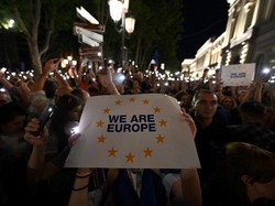 120.000 Warga Georgia Turun ke Jalan untuk Dukung Masuk Uni Eropa