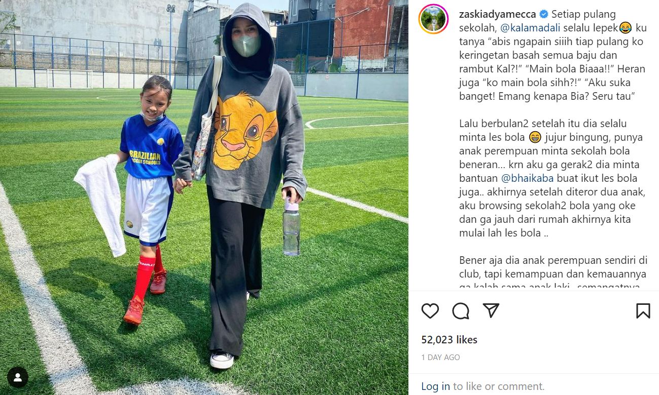 Zaskia Adya Mecca dukung sang putri bermain sepak bola