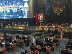 Anies di Hadapan Para Anggota DPRD DKI: Jakarta E-Prix Sukses!