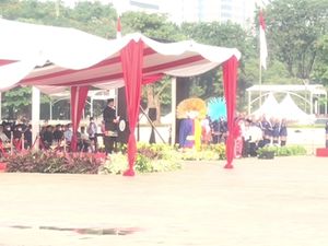 Anies Pimpin Upacara HUT Jakarta di Lapangan Monas Anies Pimpin Upacara HUT Jakarta di Lapangan Monas