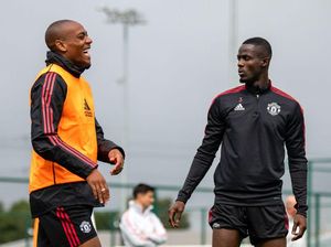 Obral, Obral! MU Jual Murah Bailly dan Martial