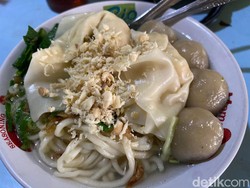 Kenyal Gurih Bakso Aci Jando di Garut, Porsi Jumbo Bikin Nagih