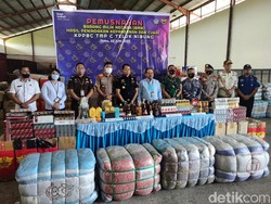 Bea Cukai Musnahkan Rokok hingga Pakaian Bekas Impor Senilai Rp 3,7 M