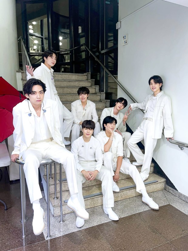 BTS Yet To Come di KBS Music Bank / Foto : twitter.com/bts_bighit Performance BTS Yet To Come di KBS Music Bank