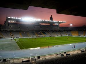 Barcelona Pindah Kandang, Kuota Tiket Musiman Bakal Dikurangi