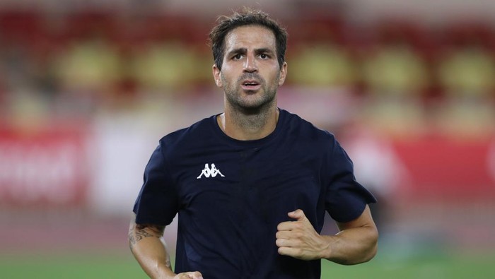 MONACO, MONACO - AUGUST 10: Cesc Fabregas of AS Monaco pictured as he warms down following the final whistle of the UEFA Champions League Third Qualifying Round 2nd Leg match between Monaco and Sparta Praha at Stade Louis II on August 10, 2021 in Monaco, Monaco. (Photo by Jonathan Moscrop/Getty Images)