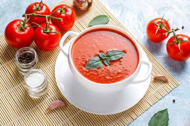 Ilustrasi sup tomat