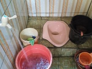Masih Cuci Piring di Kamar Mandi? Fakta Ini Perlu Kamu Tahu Masih Cuci Piring di Kamar Mandi? Fakta Ini Perlu Kamu Tahu