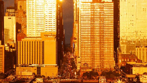 Kala New York Menjelma Bak Kota Emas
