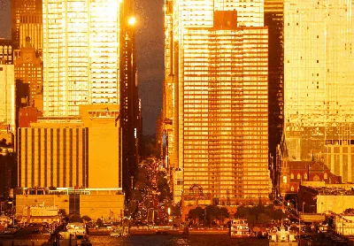 Kala New York Menjelma Bak Kota Emas