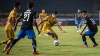 Bhayangkara mencoba mengejar ketertinggalan di babak kedua, tapi upaya mereka gagal membuahkan hasil. Skor 1-0 untuk kemenangan Persib menjadi hasil akhir pertandingan.