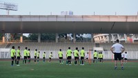 Dengan begitu, Shin Tae-yong masih akan memanfaatkan para pemain lokal pada Piala AFF U-19 mendatang. Ada 30 pemain yang ia panggil, kemudian akan dikerucutkan menjadi 23 untuk skuad final.