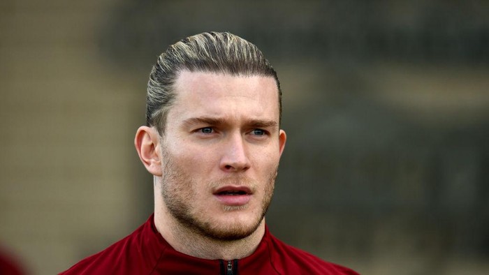 KIRKBY, ENGLAND - DECEMBER 02: (THE SUN OUT, THE SUN ON SUNDAY OUT) Loris Karius of Liverpool during a training session at AXA Training Centre on December 02, 2021 in Kirkby, England. (Photo by Andrew Powell/Liverpool FC via Getty Images)