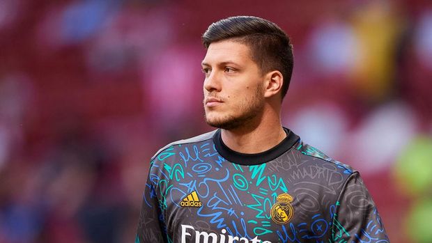 MADRID, SPAIN - MAY 08: Luka Jovic of Real Madrid CF warms up prior to the La Liga Santander match between Club Atletico de Madrid and Real Madrid CF at Estadio Wanda Metropolitano on May 08, 2022 in Madrid, Spain. (Photo by Silvestre Szpylma/Quality Sport Images/Getty Images)