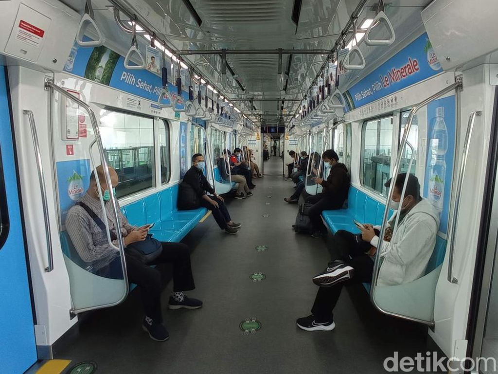 Jumlah Orang Naik MRT Jakarta Turun 30 Ribu, Kok Bisa?