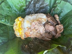 Hiii...Gubernur Khofifah Pamer Sarapan Nasi Pocong-Selipkan Cerita Mistis