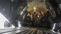 Panglima Tentara Malaysia Cek 2 Pesawat CN 235 yang Digarap PTDI