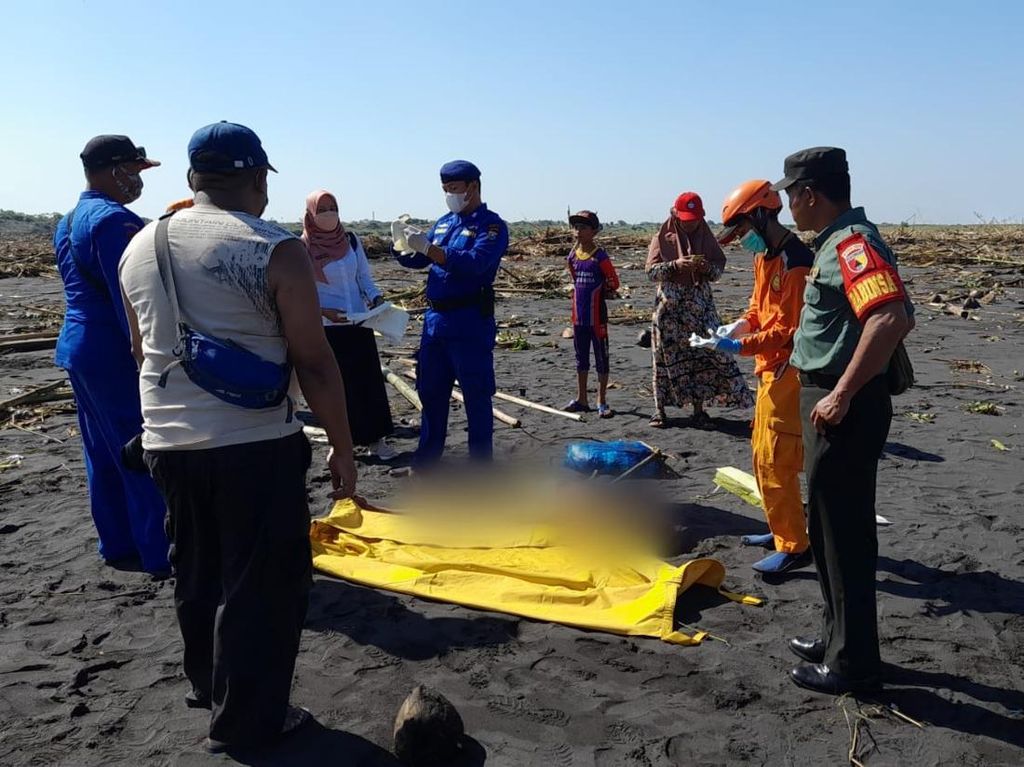Kakek Tenggelam di Sungai Lumajang Ditemukan Tewas di Pantai Jember