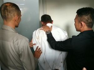 Pria yang Viral Diarak Warga Jadi Tersangka Pemerkosaan Perempuan Tunanetra Pria yang Viral Diarak Warga Jadi Tersangka Pemerkosaan Perempuan Tunanetra