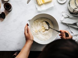 5 Bahan Kue Lebaran yang Bikin Adonan Lebih Lembut