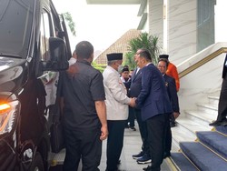 Presiden PKS Tiba di NasDem Tower, Surya Paloh Tak Ikut Menyambut