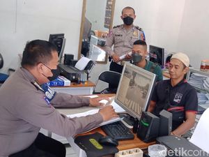 Polisi Usut Video Viral Klaten, Simpulkan Mobil Tak Halangi Ambulans Polisi Usut Video Viral Klaten, Simpulkan Mobil Tak Halangi Ambulans