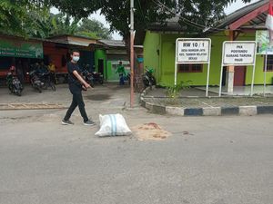 Kesaksian Istri soal Pria Tewas Dikeroyok di Depan Kantor RW di Bekasi