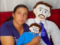 Wanita Ini Nikahi Boneka Kain hingga Punya Anak, Gelar Gender Reveal