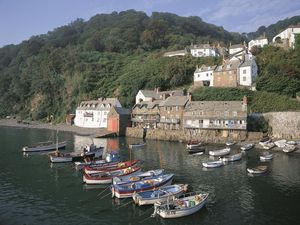 Clovelly, Desa Indah di Tepi Tebing Curam: Tidak Ada Mobil, Bebas Polusi Clovelly, Desa Indah di Tepi Tebing Curam: Tidak Ada Mobil, Bebas Polusi