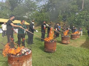 Dua Juta Batang Rokok Ilegal Senilai Rp 1 M Dimusnahkan di Blitar