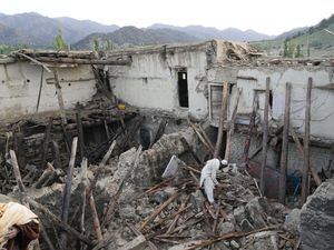 Gempa Afghanistan Luluh Lantakkan Ribuan Rumah Gempa Afghanistan Luluh Lantakkan Ribuan Rumah