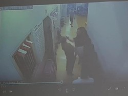 Jaksa Putar CCTV Napoleon Tampar M Kace gegara Ngaku Ateis