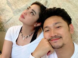 Dewi Perssik dan Angga Wijaya Kompak Tak Hadir Dalam Sidang Cerai Dewi Perssik dan Angga Wijaya Kompak Tak Hadir Dalam Sidang Cerai