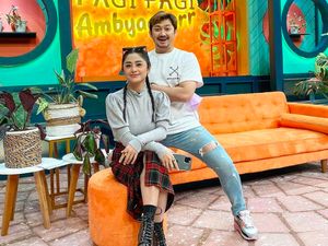 Dewi Perssik Akui Kehilangan Angga Wijaya Dewi Perssik Akui Kehilangan Angga Wijaya