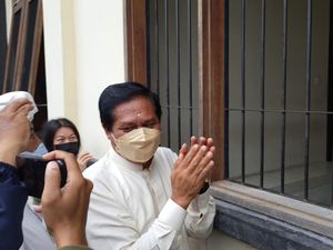 Datangi Pengadilan Tipikor Denpasar, Sudikerta Doakan Eka Wiryastuti Datangi Pengadilan Tipikor Denpasar, Sudikerta Doakan Eka Wiryastuti
